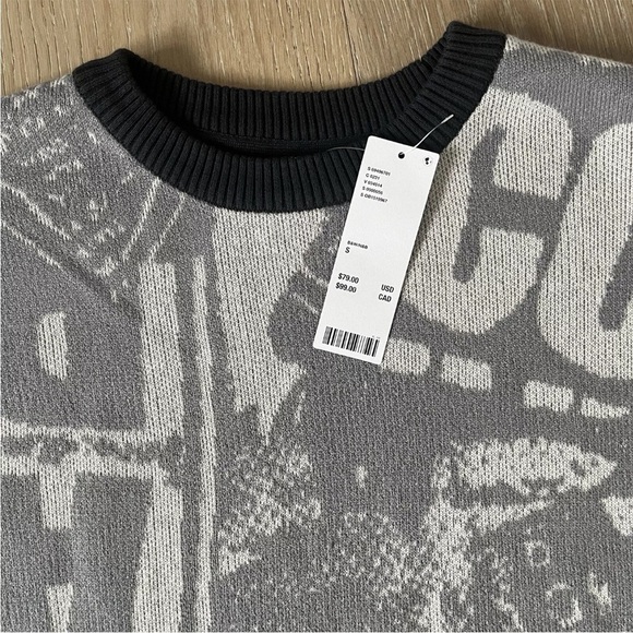 URBAN OUTFITTERS Gray + WHITE GRAPHIC CREW NECK SWEATER   SIZE SMALL   NEW * K2 - Picture 5 of 5